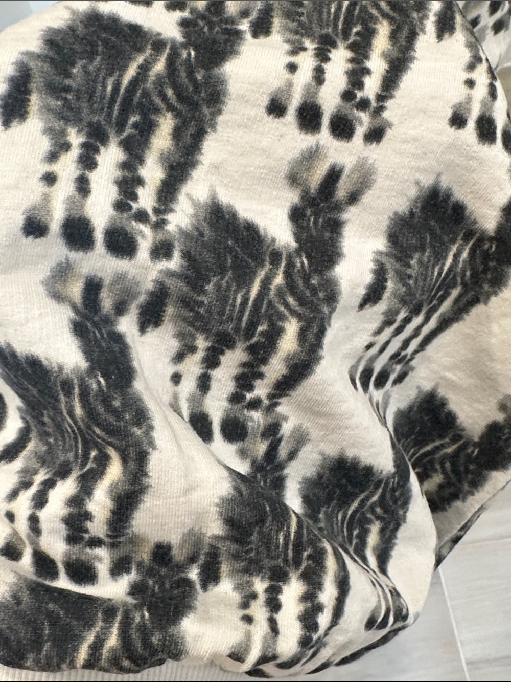 H&M x Rop Van Mierlo Baby 9M Zebra Tie-Dye Two-Piece Sweatshirt & Shorts Set - Picture 8 of 8